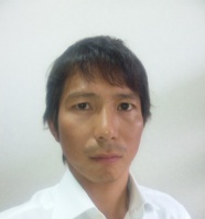 代表　　岩佐　勝